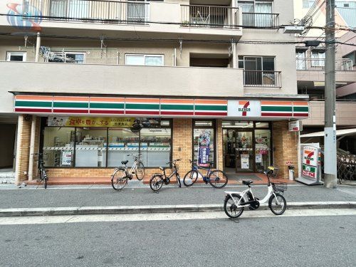 セブンイレブン 大阪南堀江4丁目西店の画像