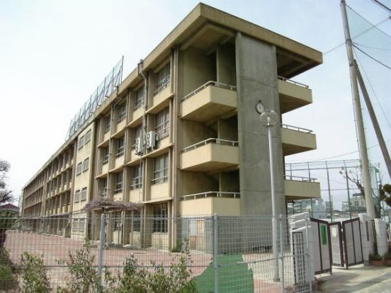 八尾市立龍華中学校の画像