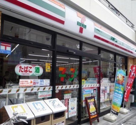 セブンイレブン 板橋大和町店の画像