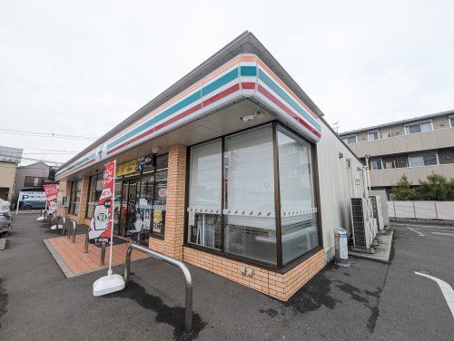 セブン-イレブン 狭山富士見東店の画像