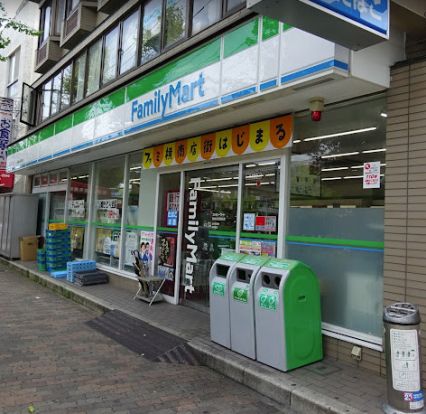 ファミリーマート 阪神大石駅前店の画像