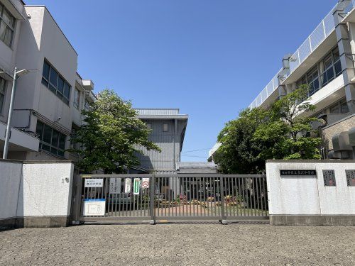 世田谷区立奥沢中学校の画像