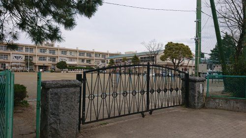 院内小学校の画像