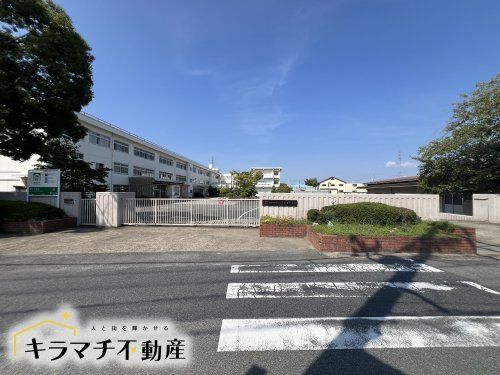 川西町三宅町組合立式下中学校の画像