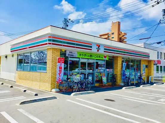 セブンイレブン 高松太田下町店の画像