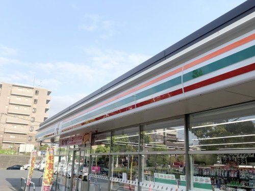 セブンイレブン 横浜都筑桜並木店の画像