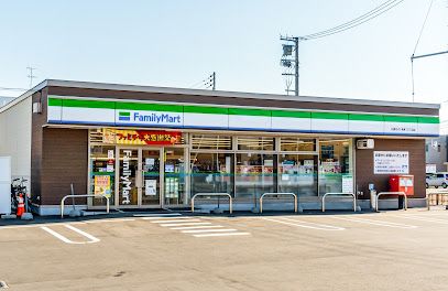 ファミリーマート 札幌北41条東13丁目店の画像