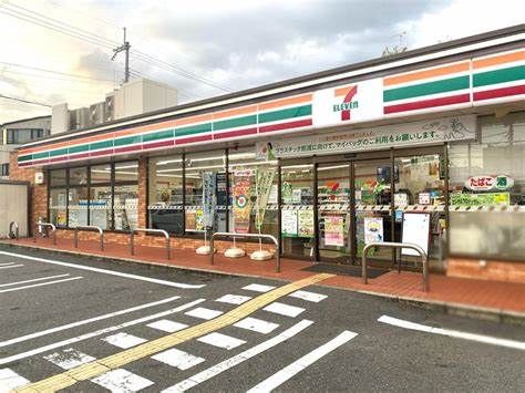 セブンイレブン 東大阪小阪本町2丁目店の画像