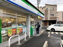 ファミリーマート 長居東三丁目店の画像