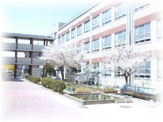 名古屋市立香流小学校の画像