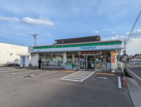 ファミリーマート 福山春日町店の画像