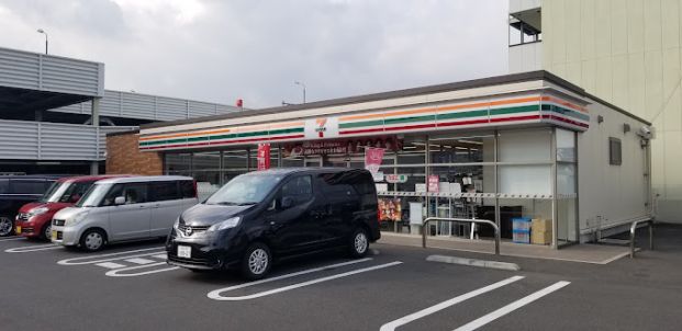 セブンイレブン 福山春日2丁目店の画像