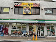 ファミリーマート 日進駅南口店の画像