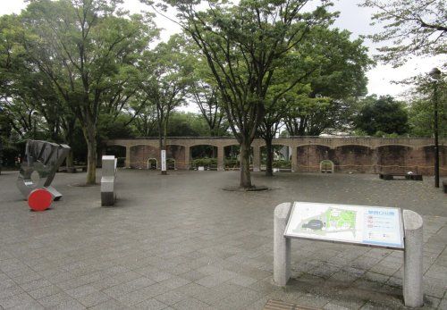 駅西口公園の画像