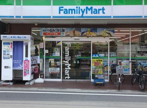 ファミリーマート 久地店の画像