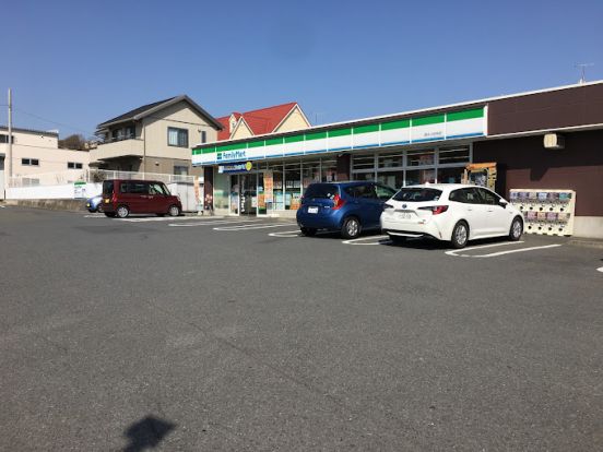 ファミリーマート 厚木上依知店の画像