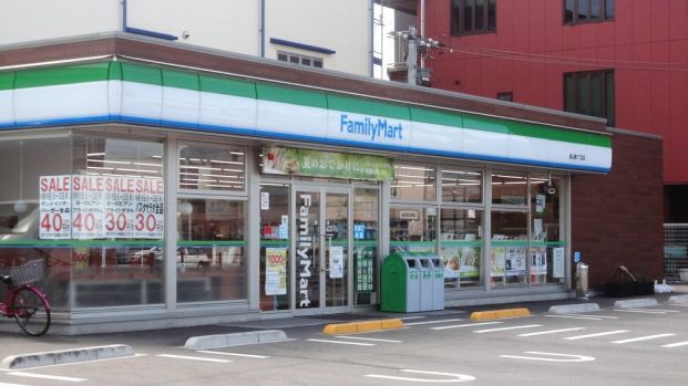 ファミリーマート 福山曙六丁目店の画像