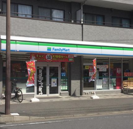 ファミリーマート 登戸駅東店の画像