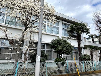 昭島市立中神小学校の画像