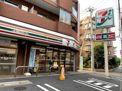 セブンイレブン 調布富士見2丁目店の画像