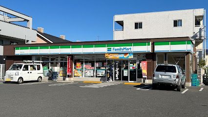 ファミリーマート 福生志茂店の画像
