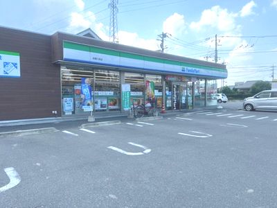 ファミリーマート 前橋六供店の画像