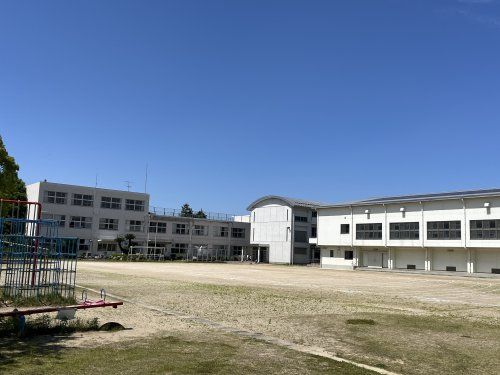 津市立安濃小学校の画像