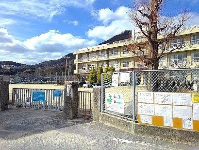 福山市立泉小学校の画像