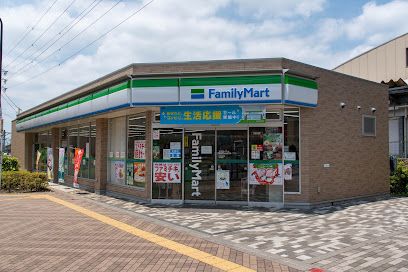 ファミリーマート 西武立川駅南口店の画像