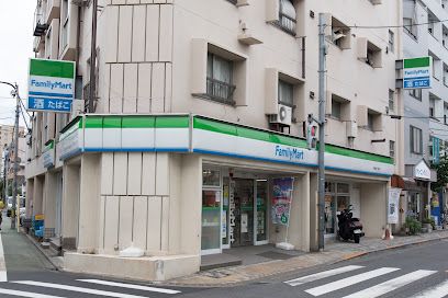 ファミリーマート 下連雀三丁目店の画像