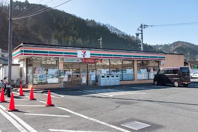 セブンイレブン 青梅畑中3丁目店の画像