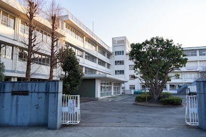 府中市立四谷小学校の画像