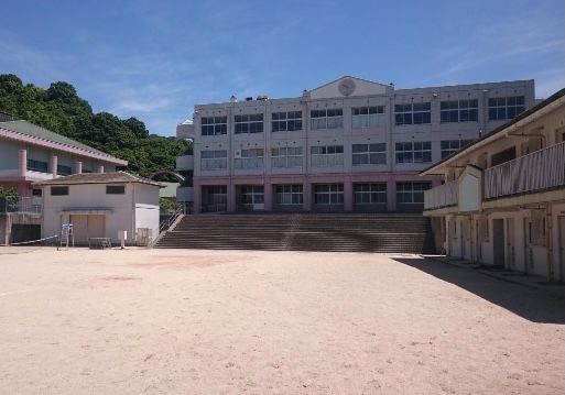 広島市立早稲田中学校の画像