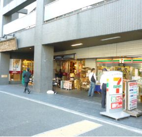 セブンイレブン 西麻布3丁目六本木通り店の画像