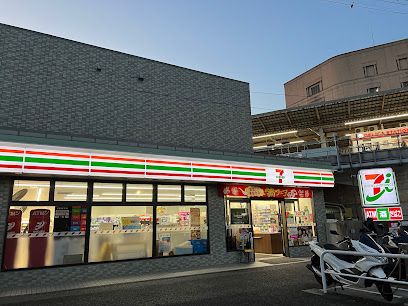 セブンイレブン 新横浜駅南口店の画像