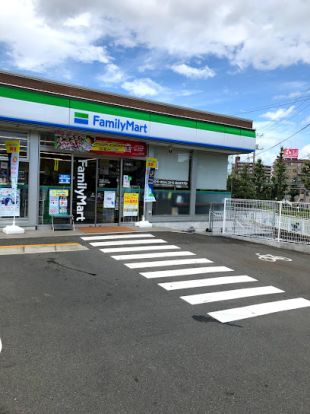 ファミリーマート 秀栄関戸五丁目店の画像