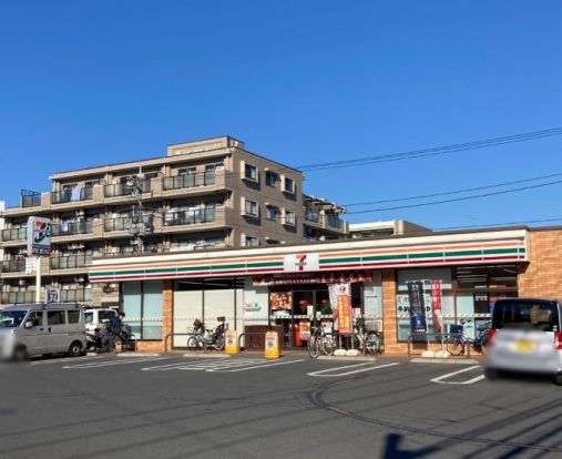 セブンイレブン 川崎下小田中店の画像