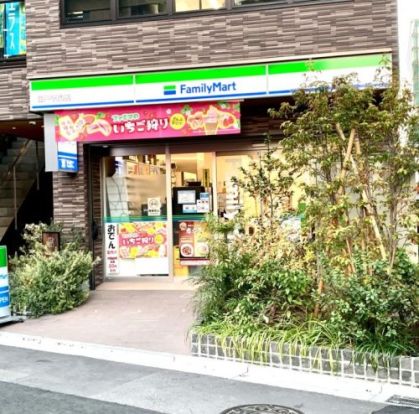 ファミリーマート 登戸駅西店の画像