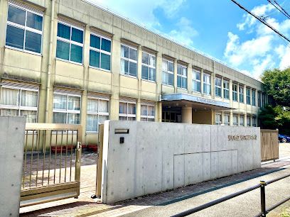 府中市立府中第三中学校の画像