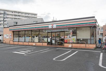 セブンイレブン 多摩鶴牧2丁目店の画像