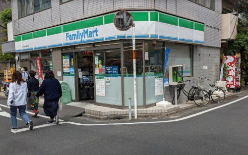 ファミリーマート アイズ高田馬場店の画像