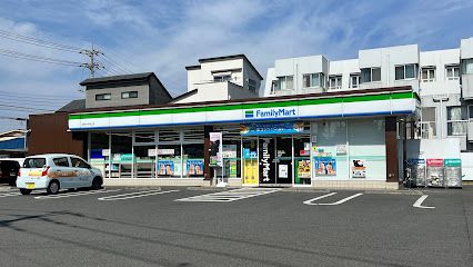 ファミリーマート 羽村小作坂上店の画像