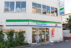 ファミリーマート 緑が丘駅前店の画像