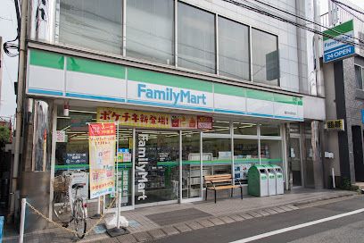 ファミリーマート 鷹の台駅前店の画像