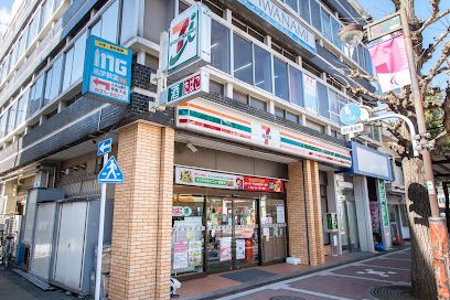 セブンイレブン 青梅駅前店の画像