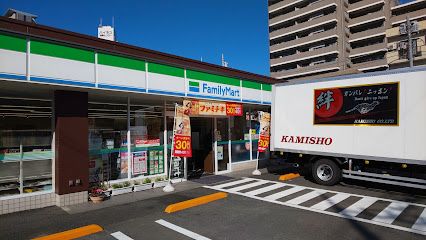 ファミリーマート 秀栄多摩落合店の画像