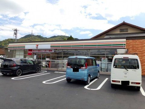 セブンイレブン 福山千田町店の画像