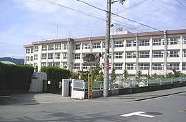 豊中市立第十一中学校の画像