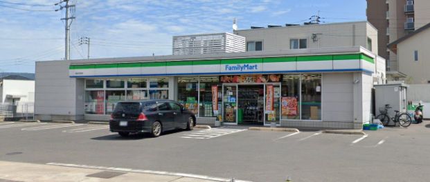 ファミリーマート 高松伏石町店の画像