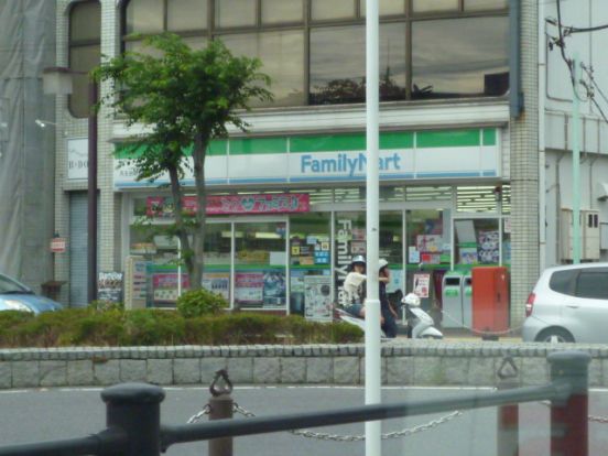 ファミリーマート天王台駅前店の画像